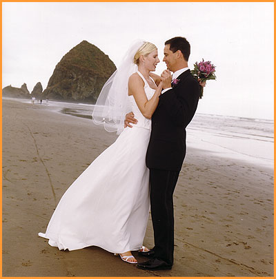 beautiful wedding photography at Haystack Rock, Cannon Beach Oregon
